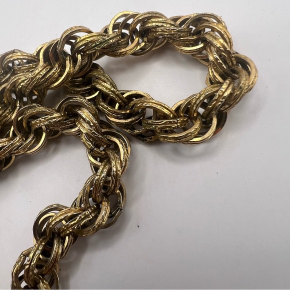 Rare Monet Damita Gold Tone Lariat Tassel Necklace Book Piece - Picture 10 of 10